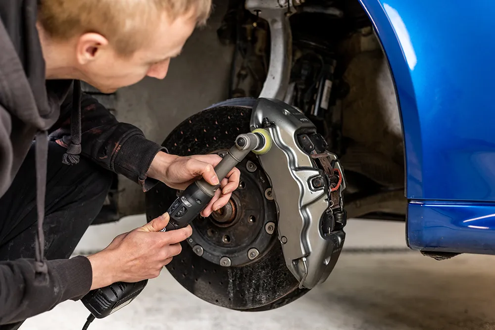 Signs Your Car Needs New Brake Pads or Rotors
